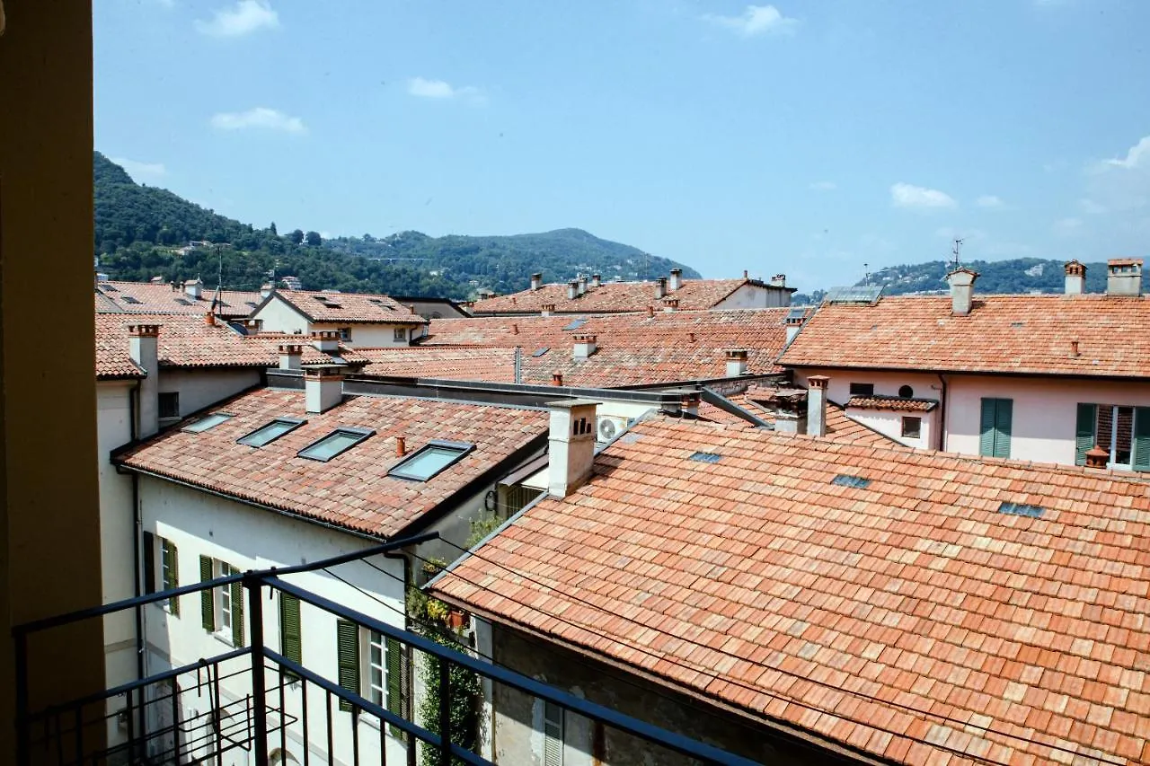 Bright Home - The House Of Travelers Como 0*,  Italy