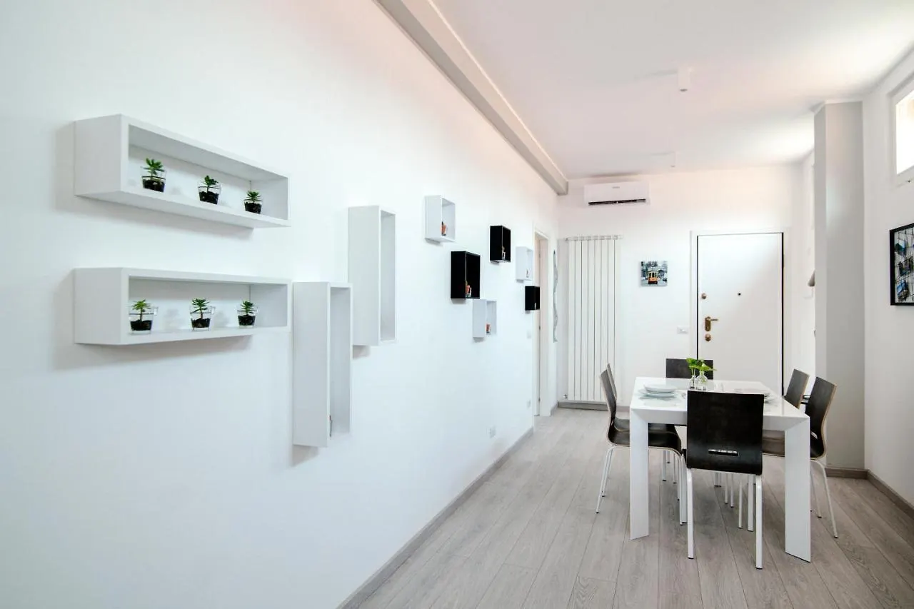 Bright Home - The House Of Travelers Como Italy
