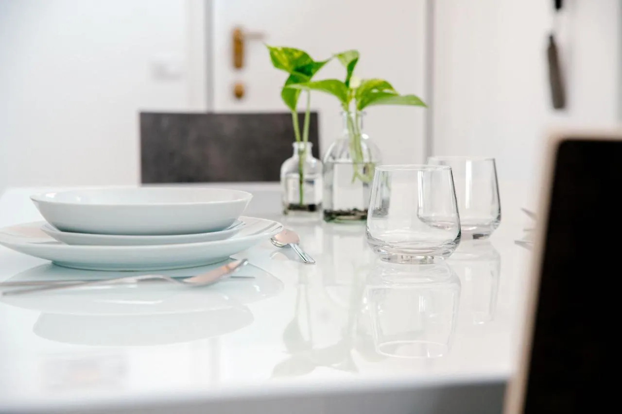 Bright Home - The House Of Travelers Como 0*,  Italy